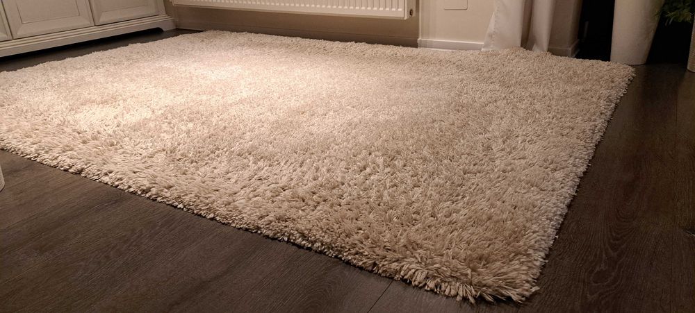 Covor shaggy sufragerie, fir lung