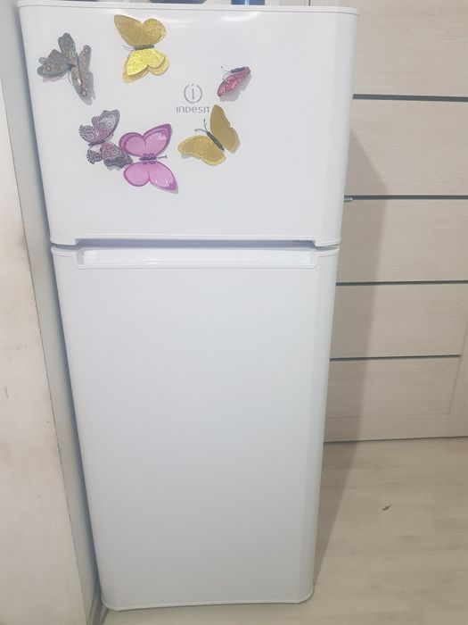 Xolodilnik Indesit 2kamerali 1,50  bo'yi .