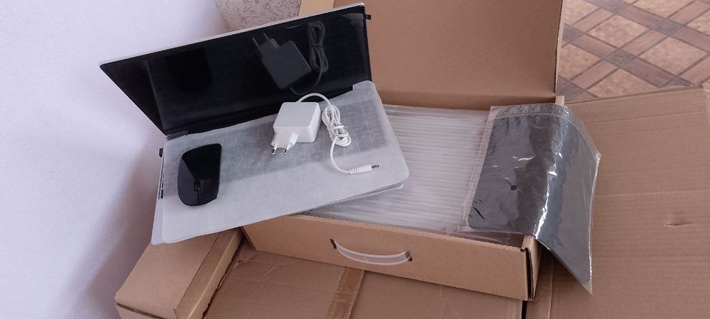 Arzon noutbuklar srochno sotiladi