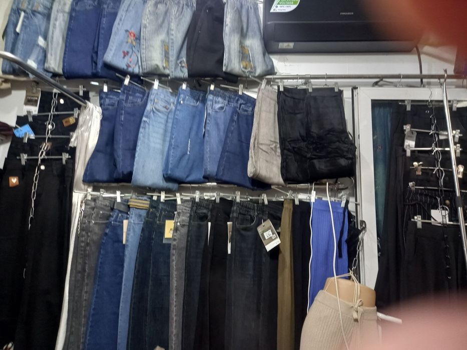 Срочно сотилади Сергели магазин тайёр бизнес моллари билан дехкон бозо