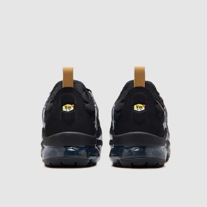 Vapormax Plus Negru-Auriu/Mărimi de la 36 la 43