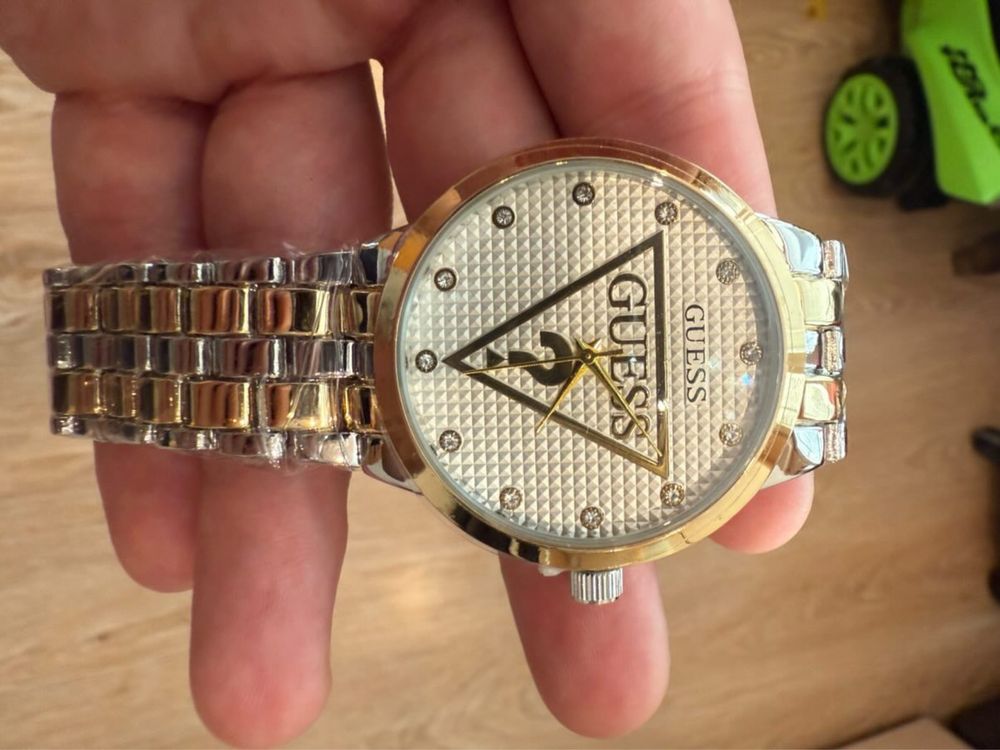 Дамски часовник Guess