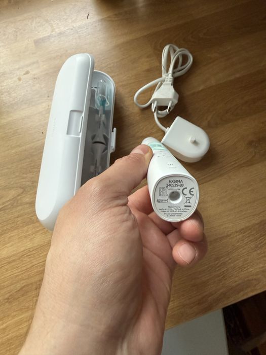 Periuta electrica Philips Sonicare 4100