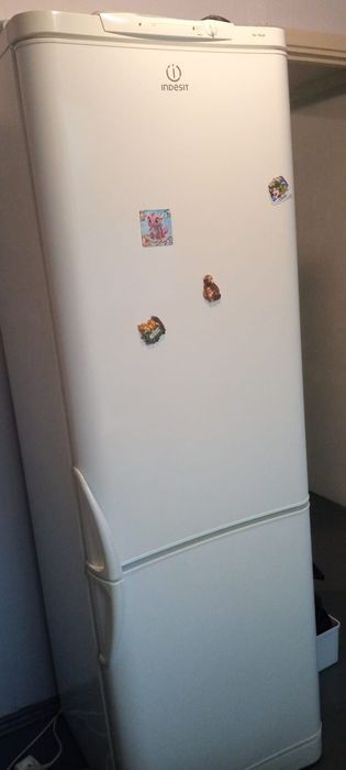 Продам большой, высокий, холодильник в хорошем рабочем состоянии