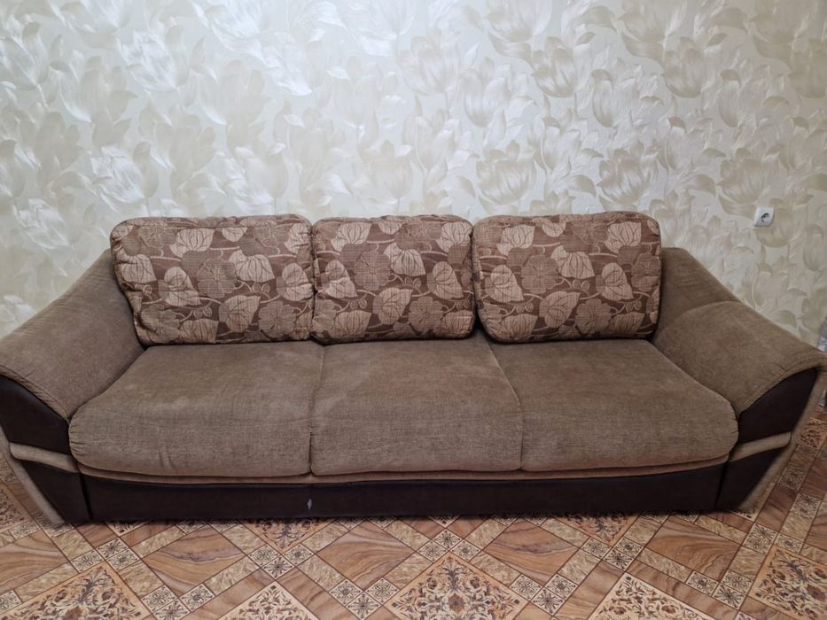 Продам диван + 2 кресла + в подарок тумбочка