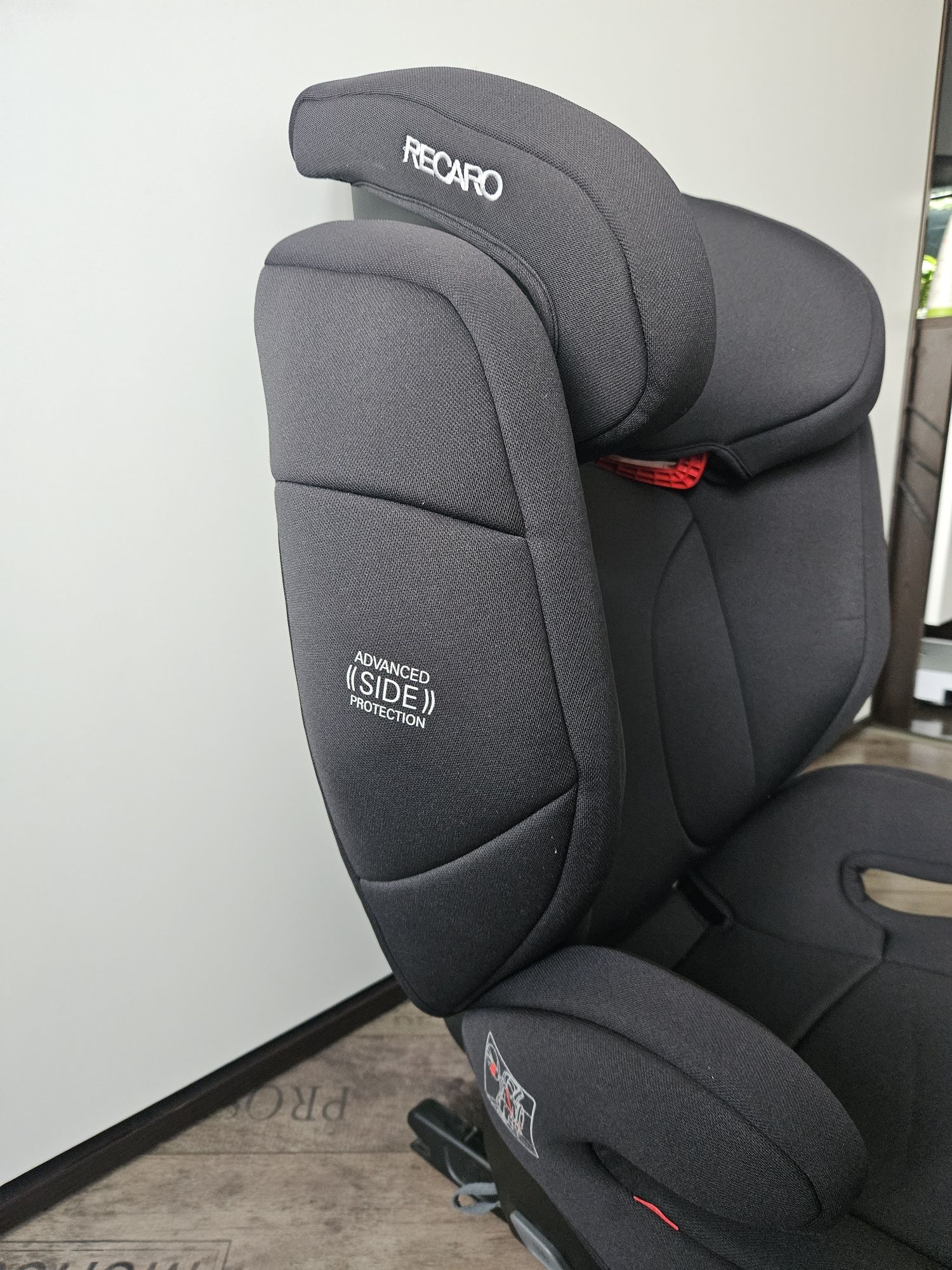 Стол за кола 15-36кг. RECARO MONZA NOVA ISOFIX