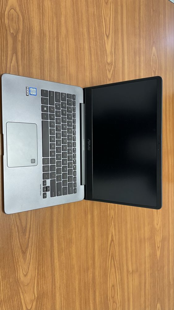 Asus Notebook UX430U.