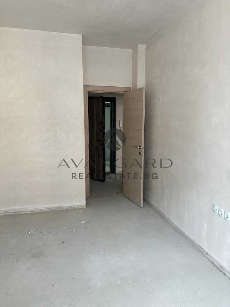 Продава се Двустаен апартамент в Пловдив, Остромила - 67 кв.м за 1416 €/кв.м - Снимка #2