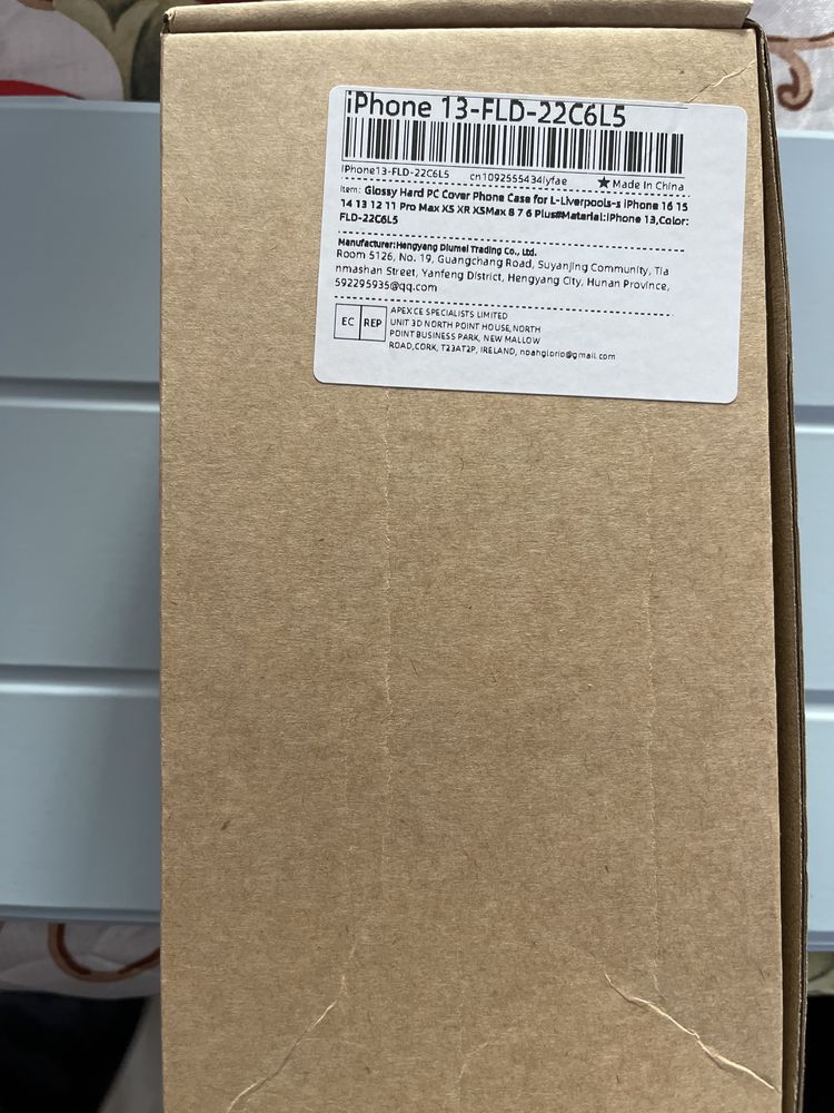 Продавам кейс за iphone със лого на liverpool