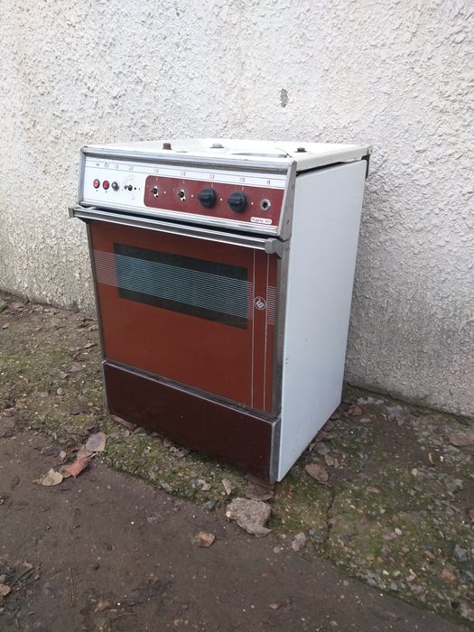 Продам газовую плиту