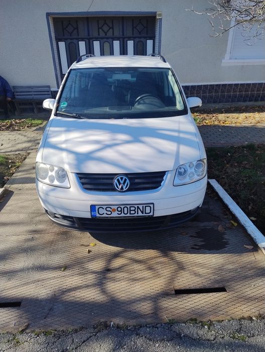 Vând vw touran 2.0 tdi