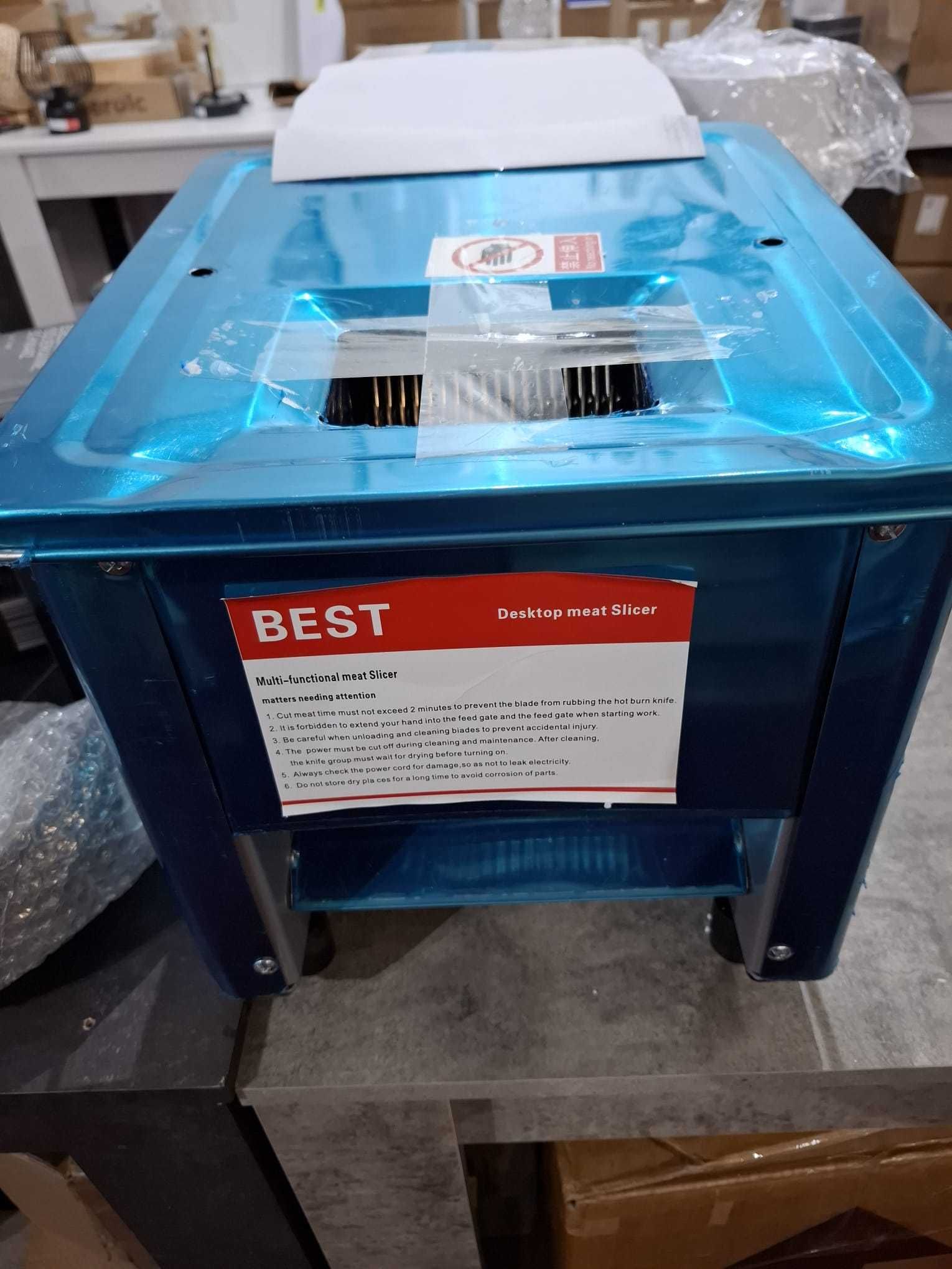 Tăiător carne NEWTRY comercial, inox, capacitate 150 kg/h