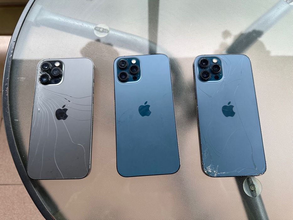 3x iphone 12 pro max pentru piese sau reparat