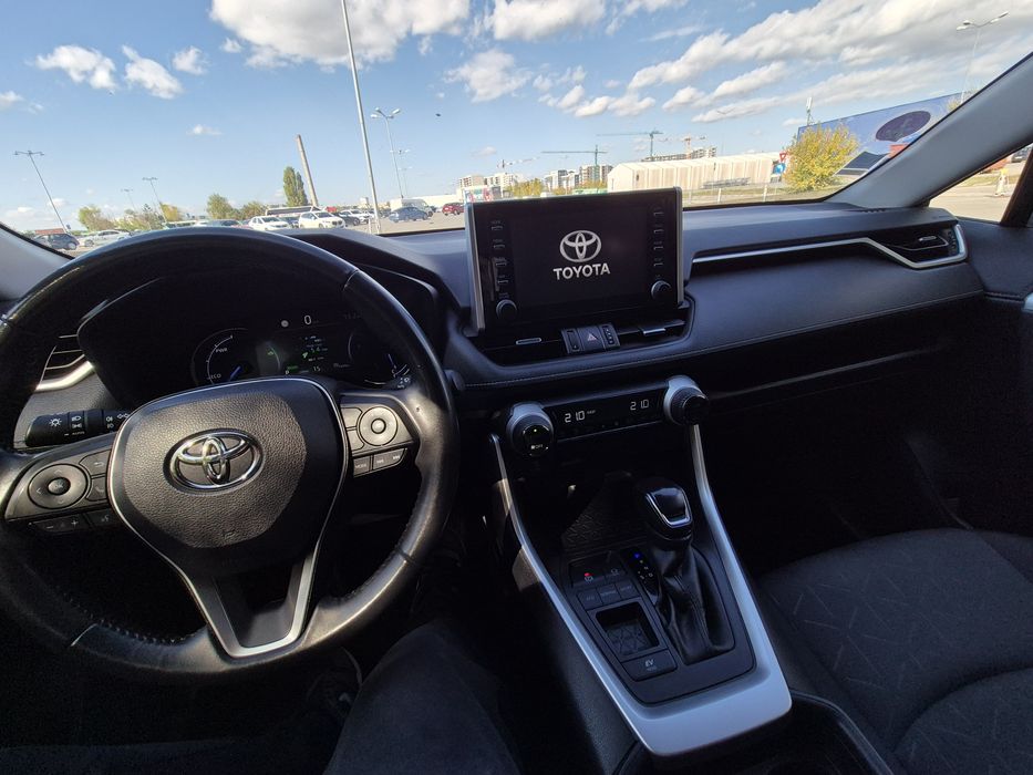 Toyota RAV4 hybrid, 2021, primul proprietar