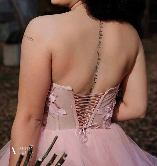 Rochie scurtă de seară.