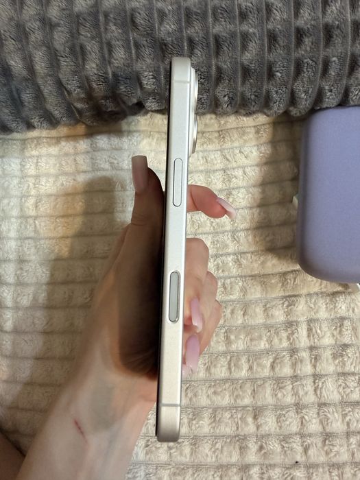 Продавам айфон 16