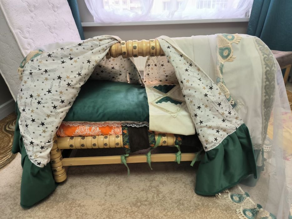 Бесик кроватка для малыша