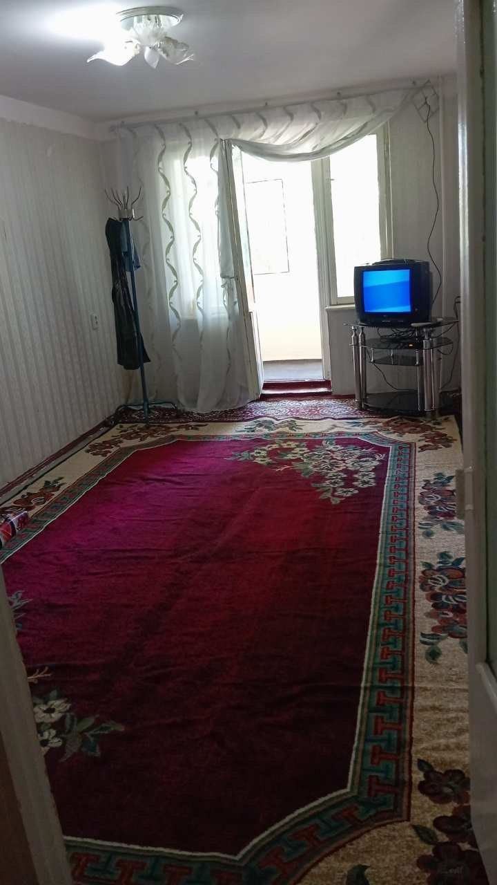 Ijaraga kvartira beriladi sagdiyanada 1 xona 3 etaj jxozlari bilan