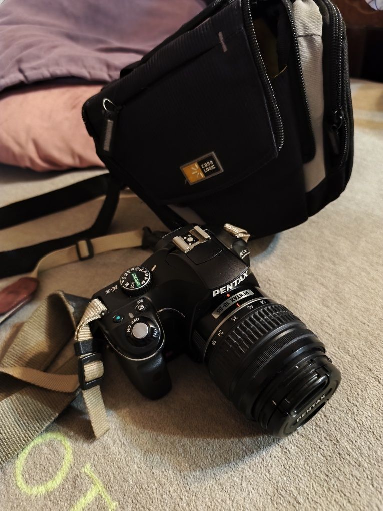 Aparat foto DSLR Pentax K-x + obiectiv 18-55mm + husă + card SD