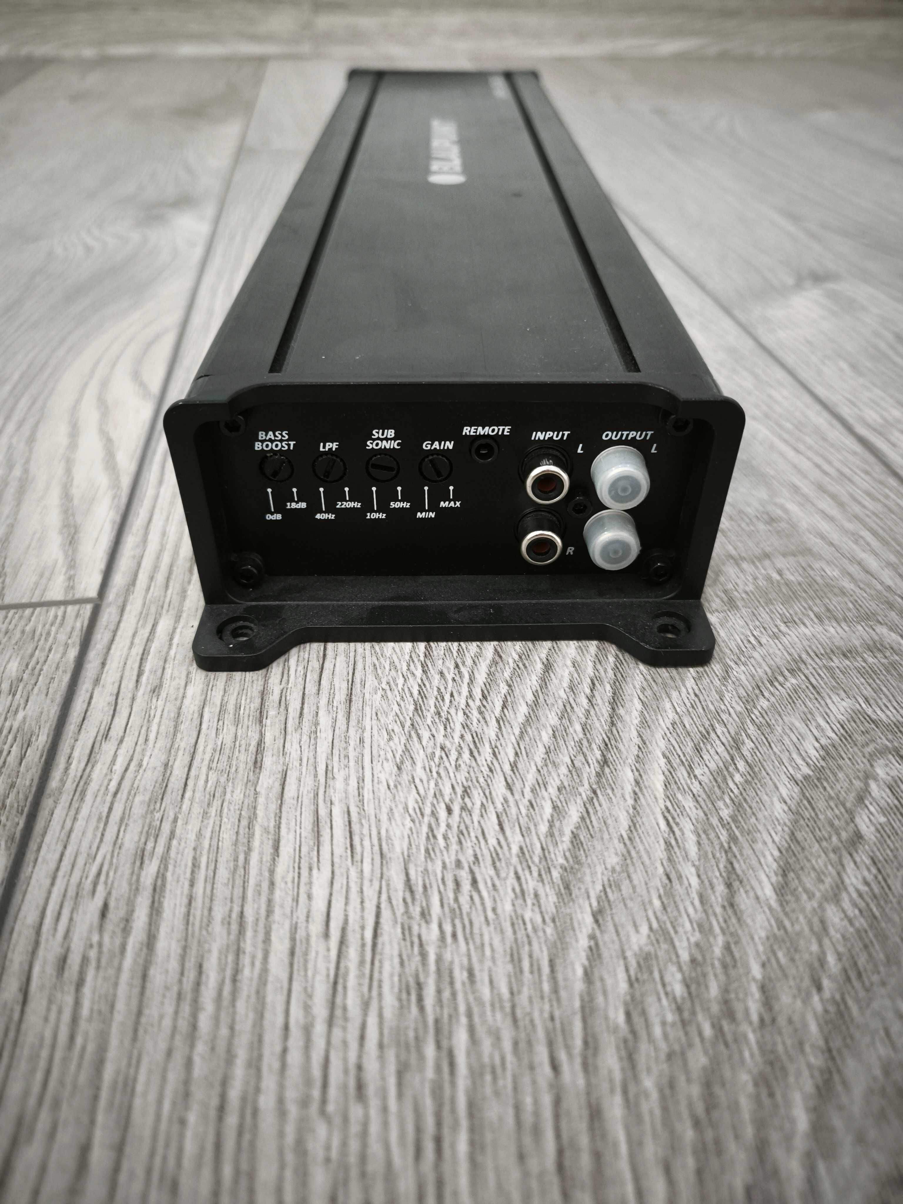 Усилвател blaupunkt ampx1500.1d