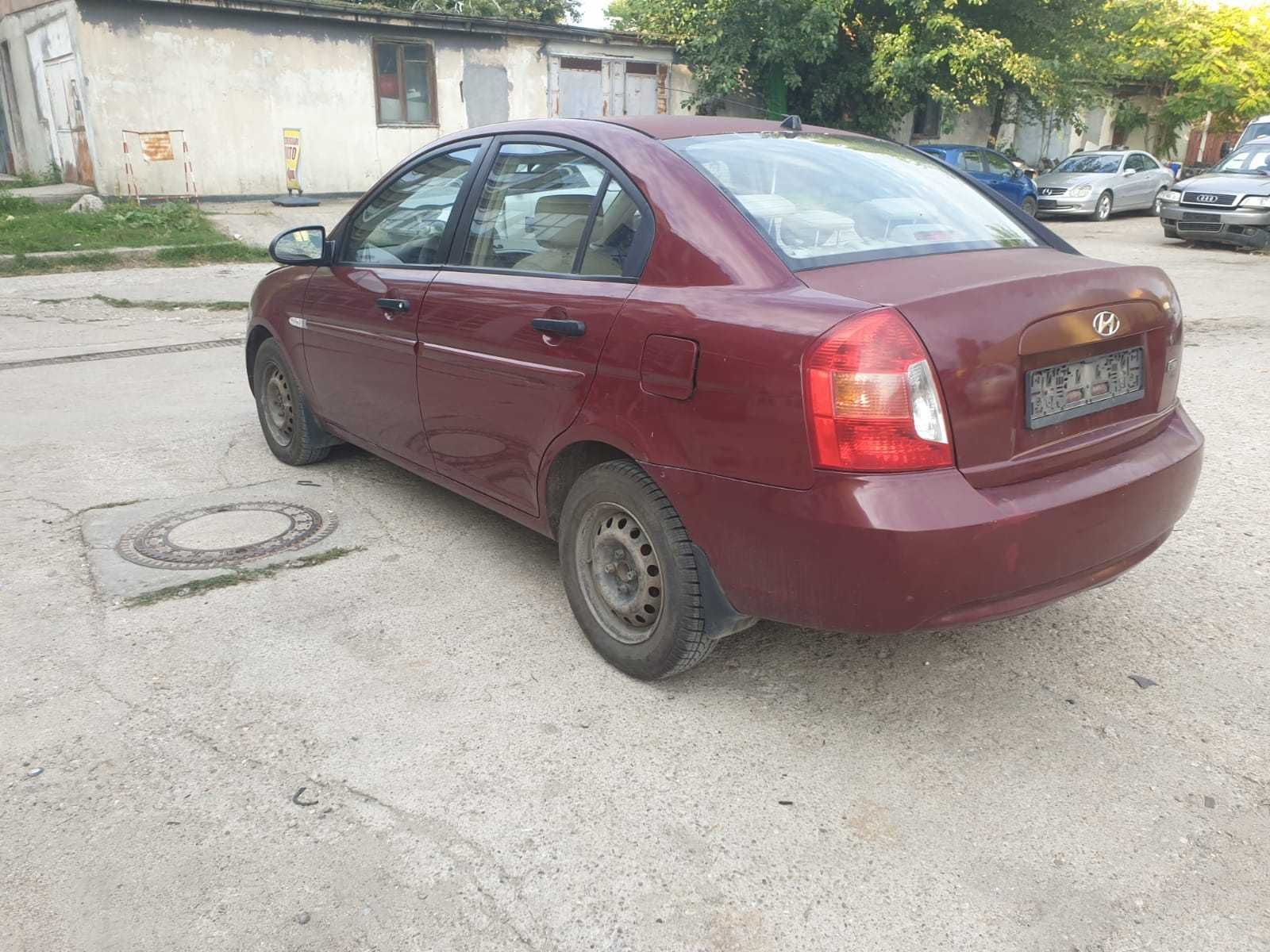 Usa stanga fata Hyundai Accent 3