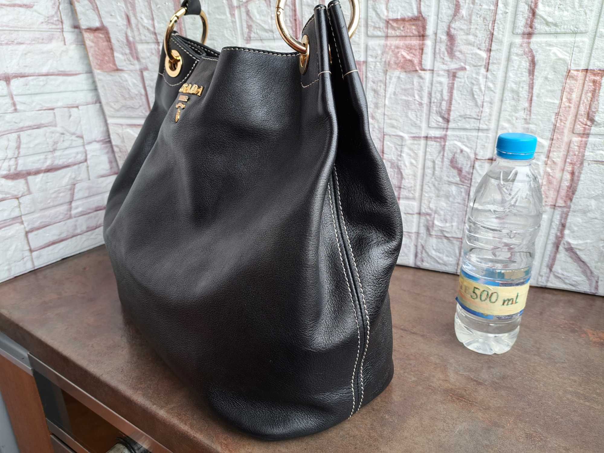 дамска чанта Prada,черна кожена торба-естетсвена кожа