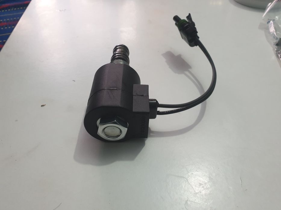Electrovalava 4x4/ Solenoid - buldoexcavatoare Komatsu  , Case , Volvo