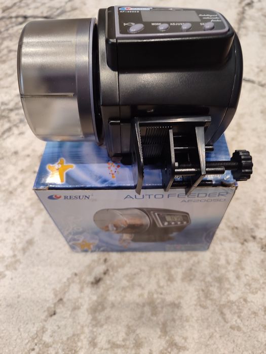 Автоматична хранилка за риби