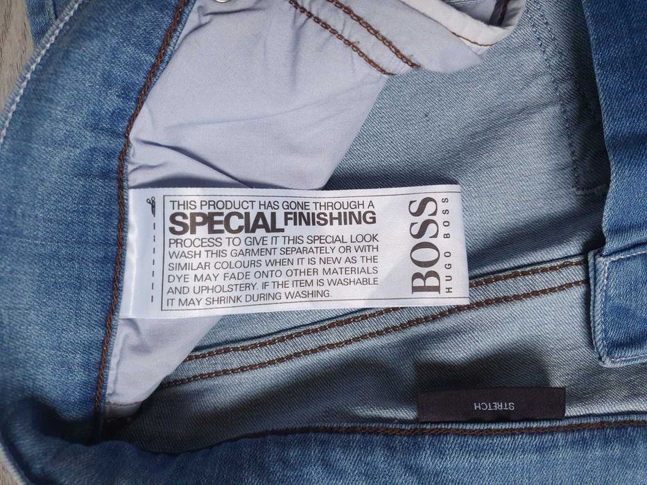 Blugi HUGO BOSS "Maine Regular Fit" - Marime W36 L34 (Talie 98 cm)