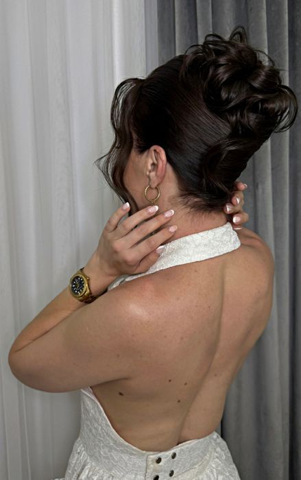 Стилист по прическам