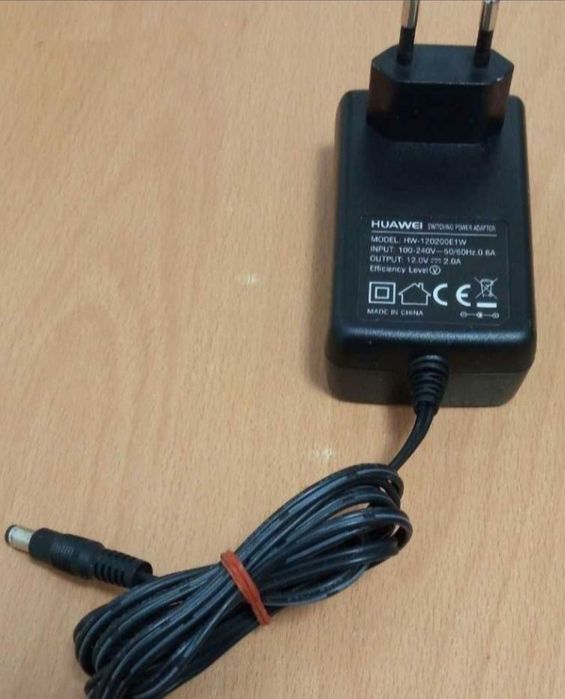 Alimentatoare 12V 2A si 12V 1A in stare buna de functionare