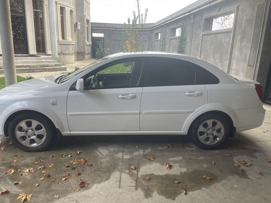 Продаётся Gentra отличного состояния