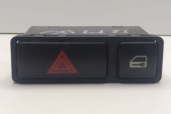 Buton Avarie 61318368920 / 6131 8368920 / 6131-8368920 / 6131.8368920