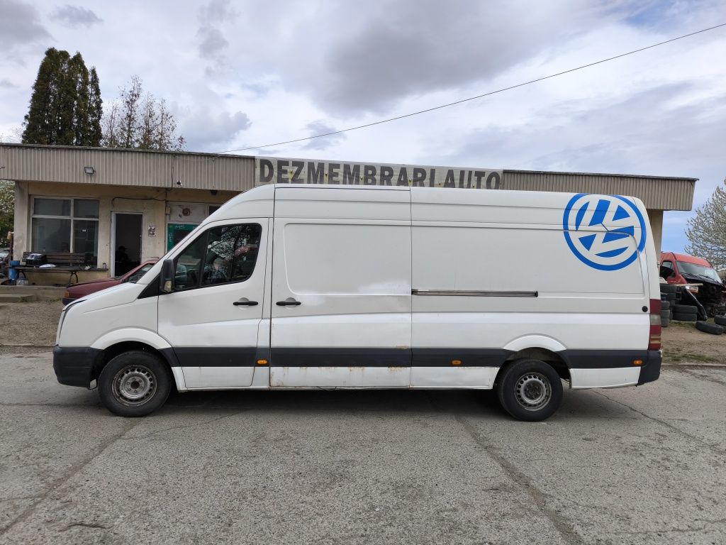 Dezmembrez Volkswagen Crafter 2.5 euro 5 cod motor CECB