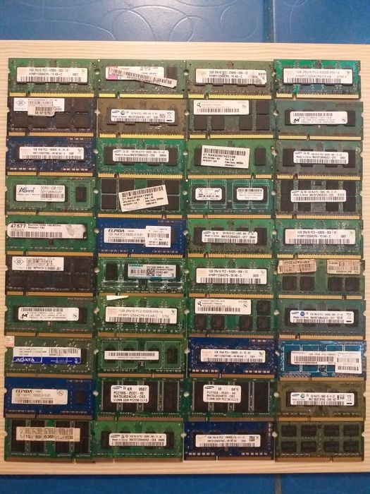 Lot 10 memorii laptop DDR 2 si 3