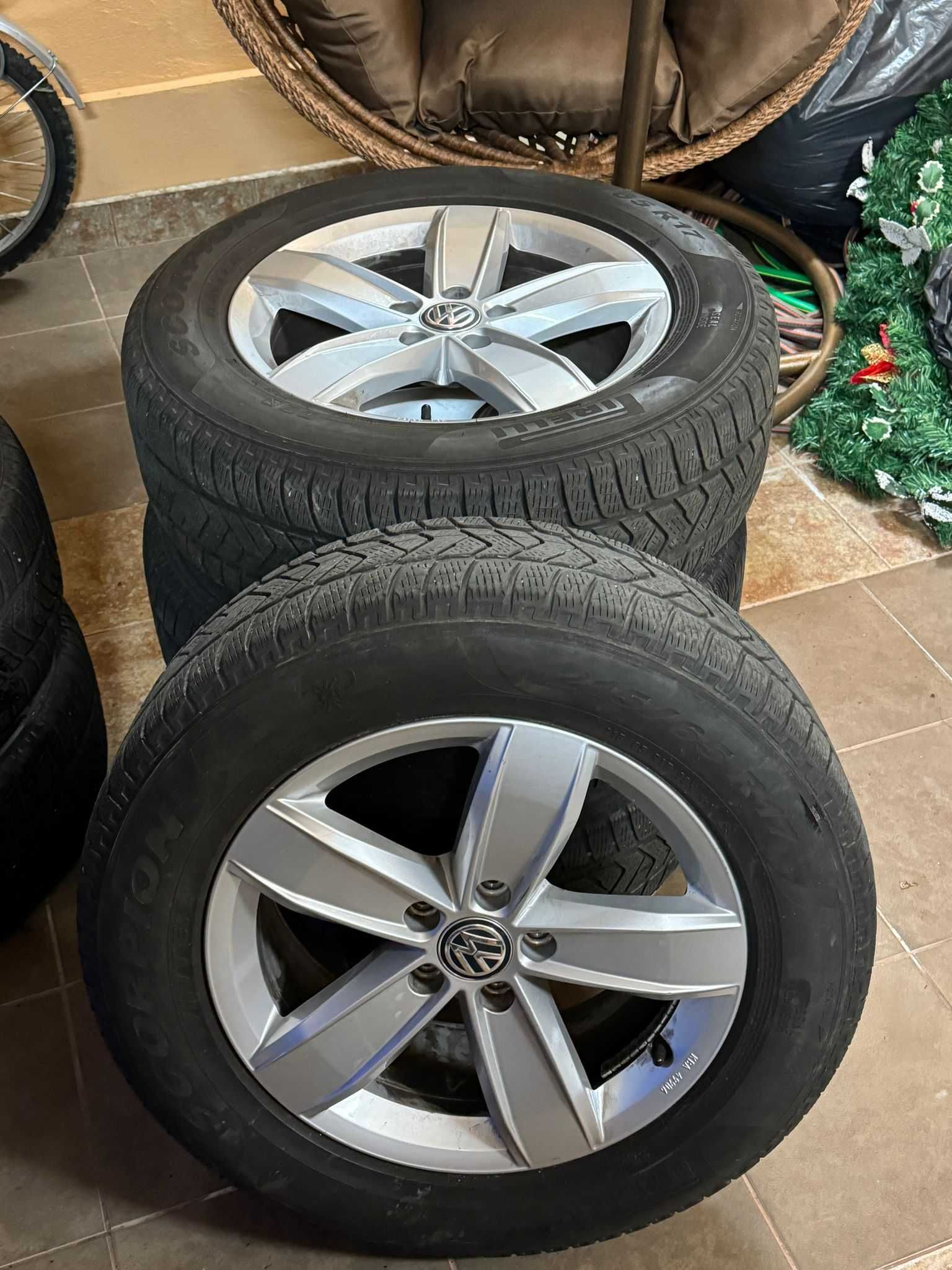 Roti Tiguan 17 Pirelli Sottozero 3 215/65/17