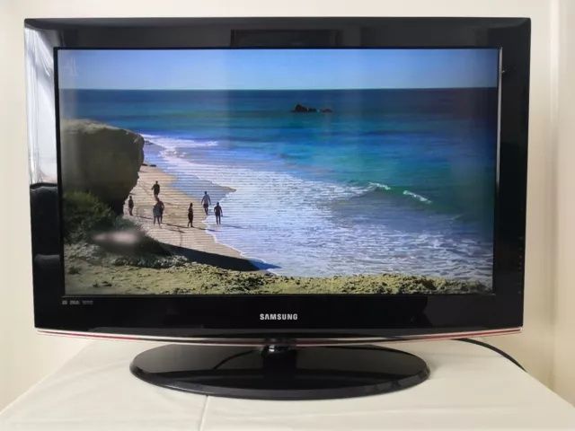 Продам телевизор LG 32 диагональ, 25 цифровые каналы