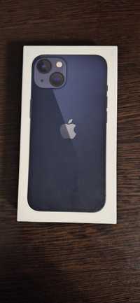 IPhone 13 продается в коробе