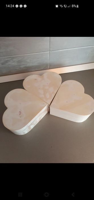 Cutii din lemn in forma de inima