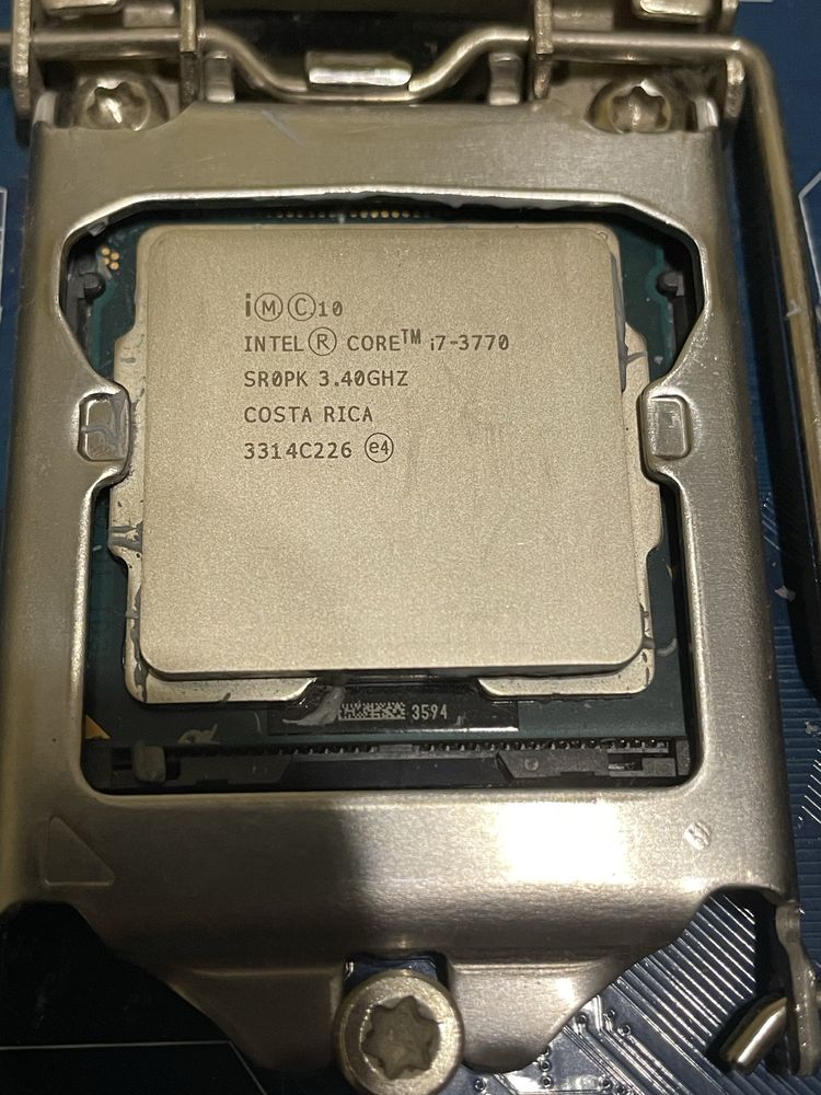 Дънна платка Gigabyte с процесор Intel core I7 3770 и 16 GB рам