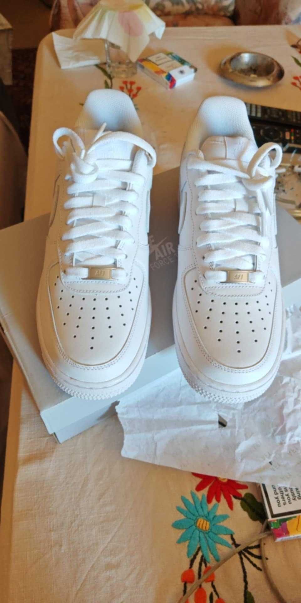 Маратонки Nike air force1 25,5см UK6, 5