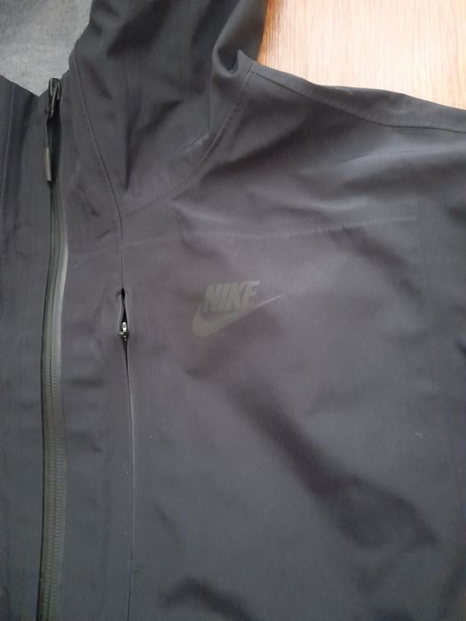 Nike tech дамско яке L размер.