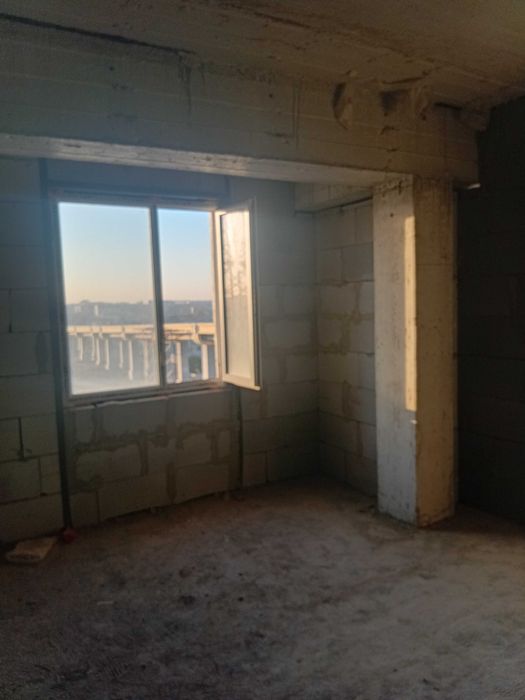 Чоштепа метро олдида 3/6/12. Кв майдони 71 кв. нархи 61000.