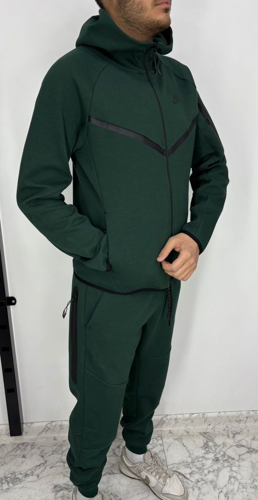Trening Nike tech