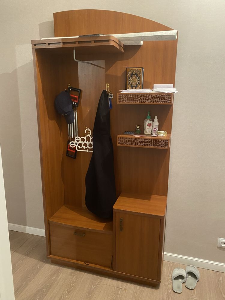 Продам шкаф для прихожей
