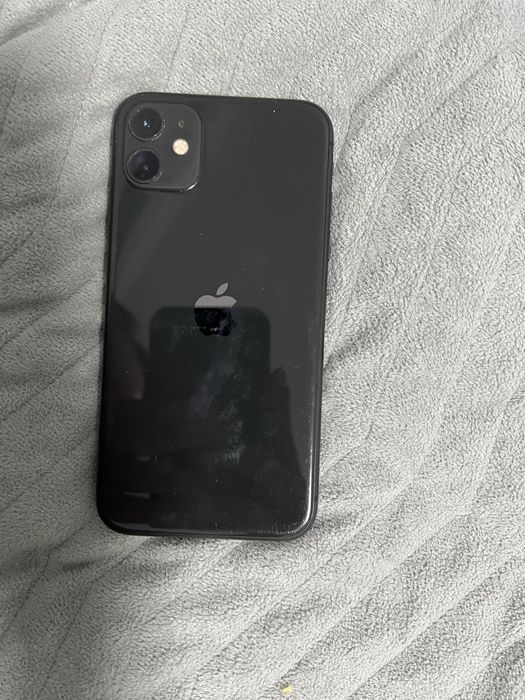 11 айфон черного цвета 128 гб на обмен не подлежит торг есть