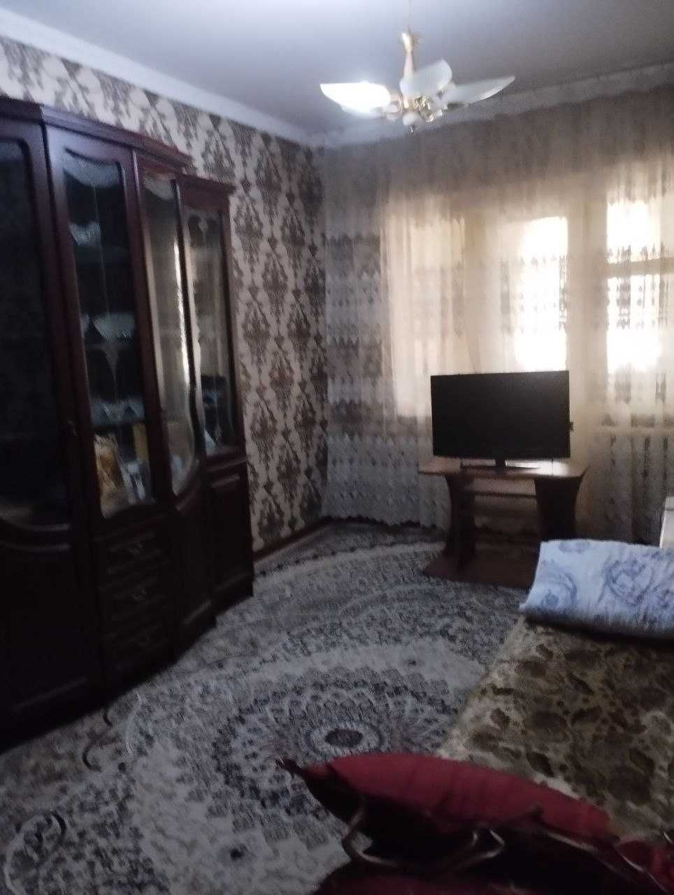 Срочно 4 хонали квартира сотилади 3 кават 5 микрн