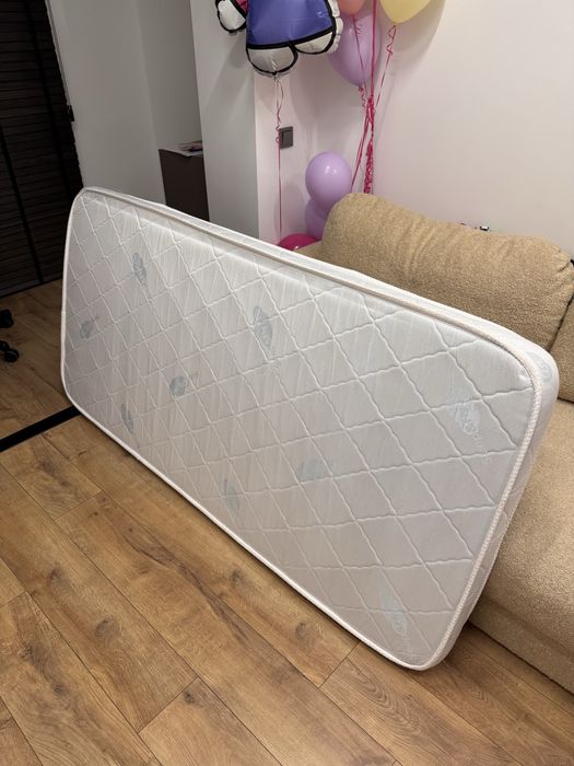 Матрас 190х93 см в хорошем состоянии