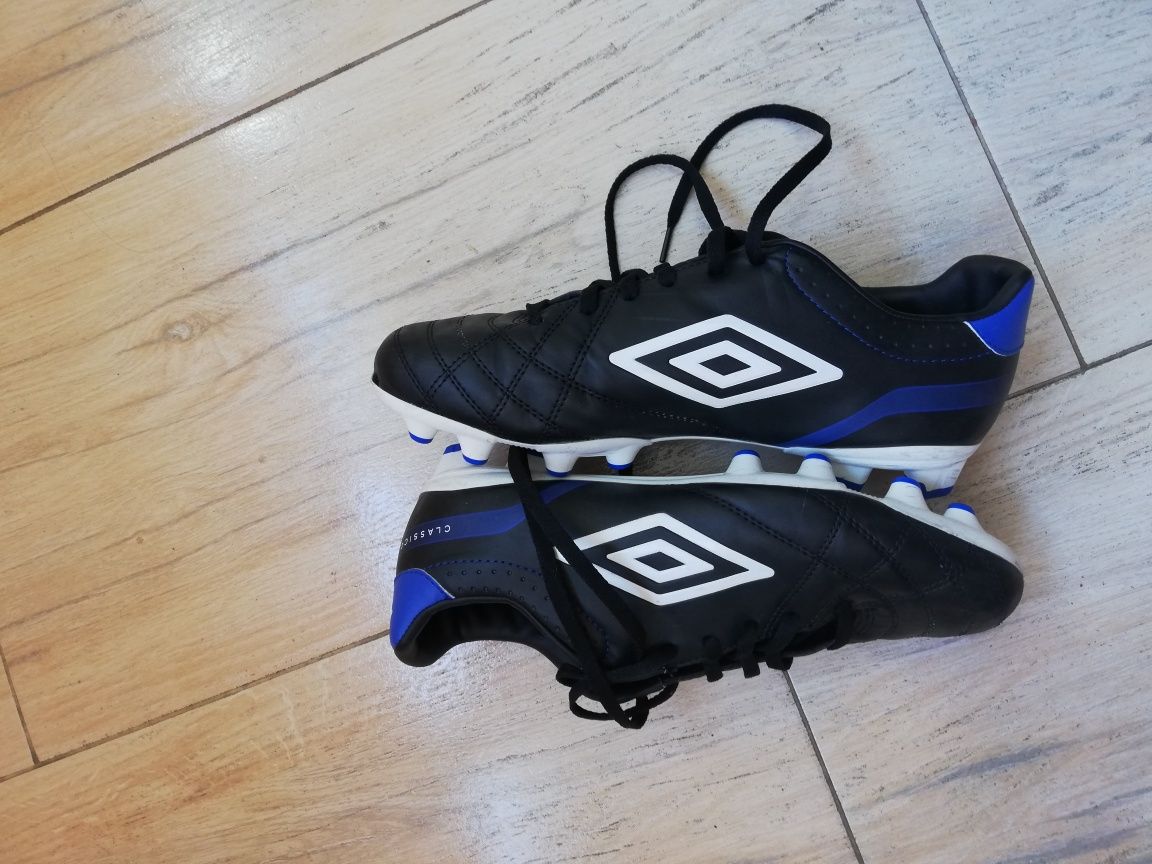 Бутонки Umbro Classico