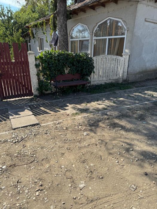 Casa de vanzare + Teren 3712mp